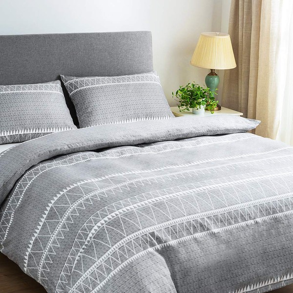Lekesky 3-Piece Microfibre Bed Linen Set with Chic Striped Pattern,