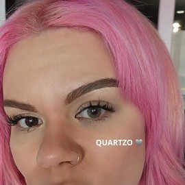 Makeup tools with easy application:_Quartzo
