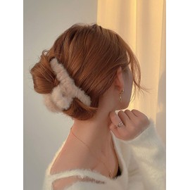 Plush Hair Claw Clips,Big Hair Clips For Thick Hair,Hair Clips For Women Hair Accessories,Large Hair Clips For Girls,Cute,Colorful,Fashion,Faux Fur Hair Clips(White+Purple+Blue)