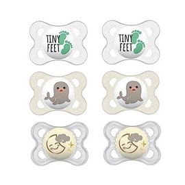 MAM Paquete variado para bebé que brilla en la oscuridad, incluye 6 tipos de chupetes, la forma de pezón ayuda a promover un desarrollo oral saludable, 0-6 meses, niño, 6 unidades (paquete de 1)