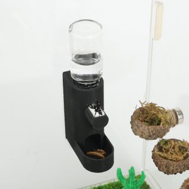 Daerky Small Animal Water Feeder, Magnetic Hanging Feeder & Hidden Cave - Accessories for Jumping Spiders, Wolf Spiders, Mantises, Arboreal Animals & Other Small Creatures - 5ML Capacity (Black)