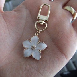 LivelyBuy Sakura Flower Keychain Cherry Blossom Gold & Pearl Pendant Lucky Charm Keyring Luxury Gift