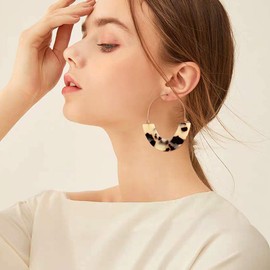 CEALXHENY Acrylic Earrings Tortoise Hoop Earrings Statement Wire Resin Earrings Fan Drop Dangle Earring for Women (A Leopard)