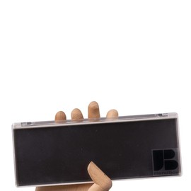 PALETA MAGNÉTICA PROFESIONAL MEDIANA VACÍA PARA MAQUILLAJE CON TAPA TRANSLÚCIDA.