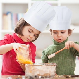 HANYMWANZW 30 Pack Chef Hats for Kids, 8 Inch Disposable Bakery Hats, White Chef Toques Kitchen Caps for Cooking, Baking, Party Favors, Cooking Course