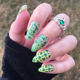 St. Patrick's Day Press on Almond Nails 24Pcs Artificial Fake Nails with Green Clover Designs Shamrocks Glossy Full Cover Medium Acrylic Reusable False Nails Glue Stick on Fingernails for Women Girls