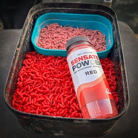 Fjuka Sensate Powder Red | Instant bait boost | For maggots, pellets, meat, corn, bread, boilies etc