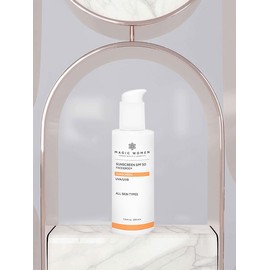 Sunscreen Cream SPF 50, Alpha Arbutin, Niacinamide, Ceramide and Hyaluronic Acid effectively protect against UVA and UVB rays