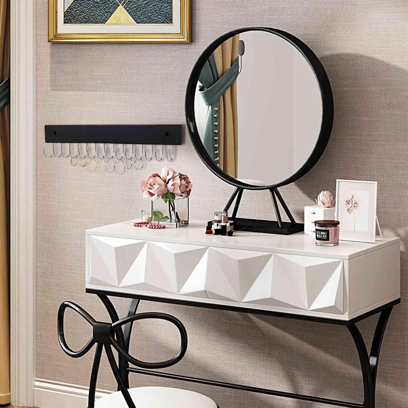 SCUNDA Wall Mounted Necklace Holder, Classic Style Necklace Holder, Tangle-Free