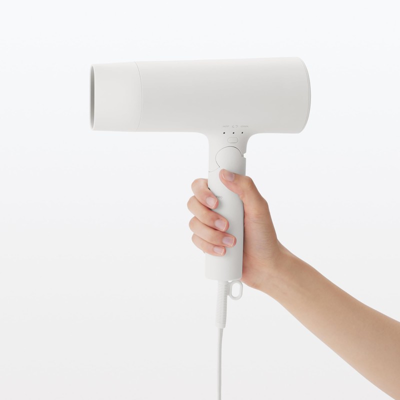 MUJI 83897604 Large Air Flow Negative Ion Dryer with Hot