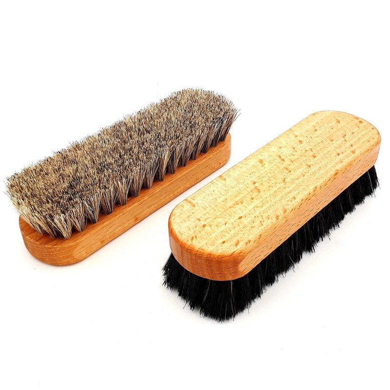 DELARA Two high-quality polishing brushes made of lacquered beech wood