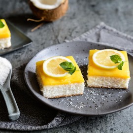 Yupik Desiccated Coconut, Fine, Unsweetened, 2.2 lb (35.2 oz), Gluten-Free, Kosher, Vegan, Finely Ground Dried Coconut, No Added Sugar, Oil-Free, Source of Fiber, Healthy Snacks, Ideal for Topping