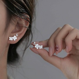 Yheakne Vintage Flower Ear Climber Earrings Silver Flower Stud Earrings Tiny Flower Ear Crawler Earrings Floral Petal Earrings Jewellery for Women and Girls
