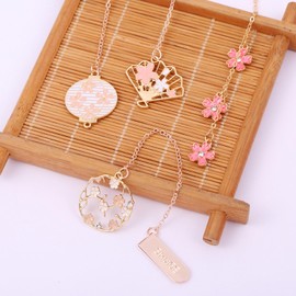 MAIHUO 4Pcs Metal Chain Flower Bookmark,Cute Cherry Blossom Bookmarks with Chains,Golden Hollow Bookmark,for Birthday Writer Friends Booklover Reading Gift