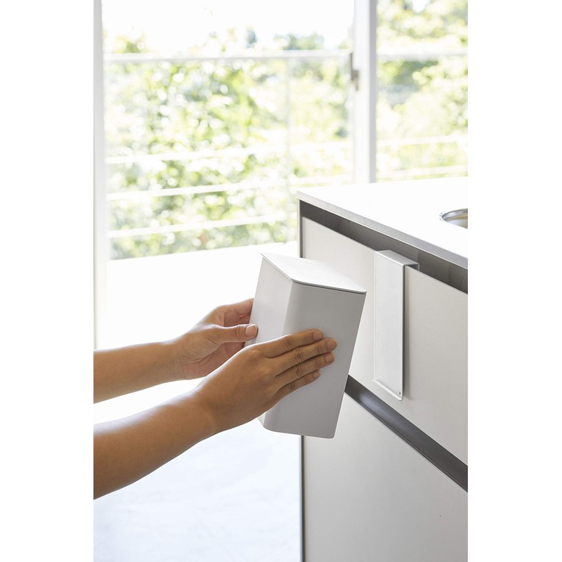 Yamazaki 4268 Magnetic & Sink Door Trash Can, White, Approx.