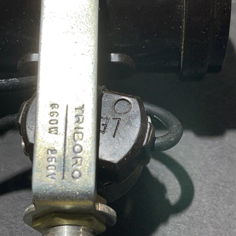 Triboro 2-Light Socket Cluster Pull Chain Lampholder 660W 125/250V