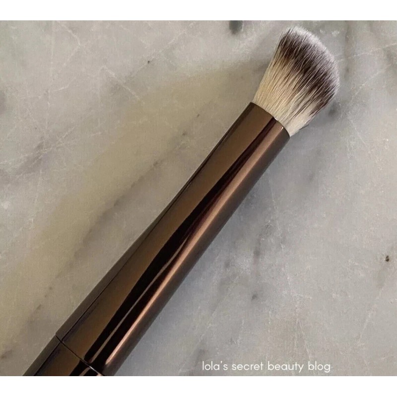 Cepillo corrector acabado sin costuras HOURGLASS Vanish - Nuevo en