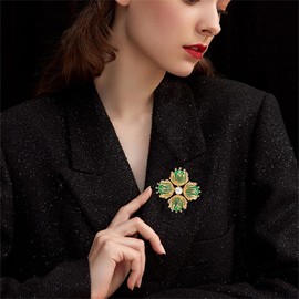 Gold Green Clover Leaf Brooch Pin for Women Men Unisex Gold Plated Artificial Jade Ball Flower Brooches Lapel Pins Lucky Abstract Dress Accessories St Patrick's Day Holiday Christmas Jewelry Gift