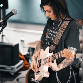 Amumu Beige Brown Spades Heart Embroidery Guitar Strap - Vintage Style with Top Grain Cowhide Leather Ends & Pick Pocket - Fits Bass, Electric, Acoustic Guitars