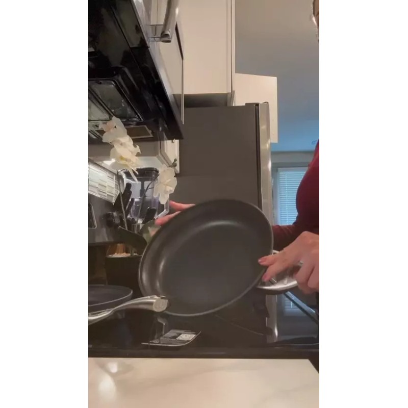 Calphalon Easy System Nonstick Omelette Pan 8" Black -2 Spouts