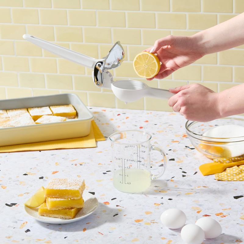 Chef'n FreshForce Lemon Squeezer Citrus Juicer, Premium Quality, Max Extraction,