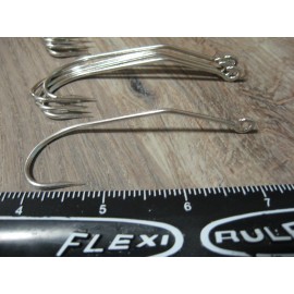 Mustad Fishing Hooks 25 Mustad Kirbed Bent Shank Limerick Tube Fish Hook 31022-DT Size 8/0 Saltwater