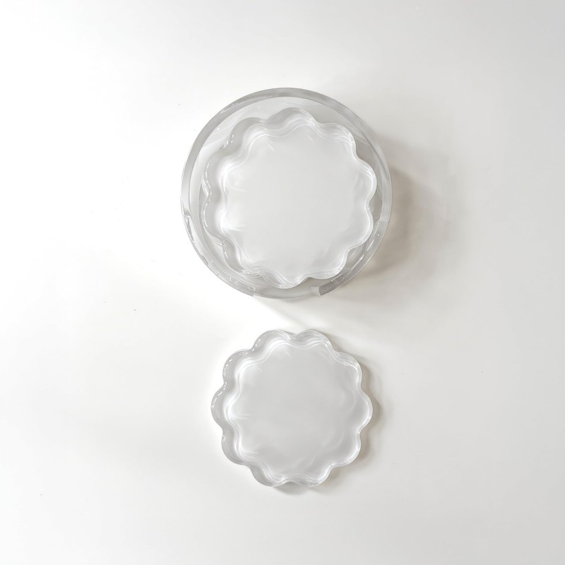 GRAHAM DESIGN Scalloped Acrylic Coasters with Circular Holder - 4