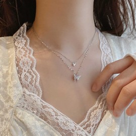 Yienate Boho Layered Crystal Butterfly Necklace Choker Vintage Gold Tiny Butterfly Pendant Necklace Funky Rhinestone Butterfly Choker Rock Statement Necklace Charm Jewelry for Women and Girls