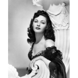 YVONNE DE CARLO (THE MUNSTERS) 8x10 Photo