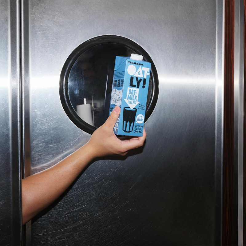 Oatly Full Fat Oatmilk – Creamy, Plant-Based Whole Milk Alternative