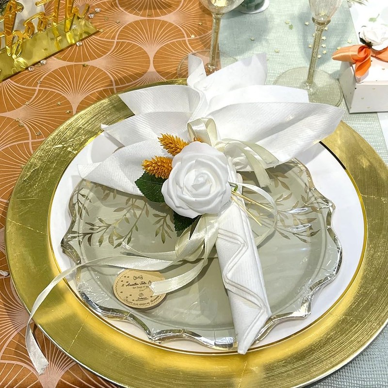 Luck and Luck 8 Sage Green Paper Plates with Gold