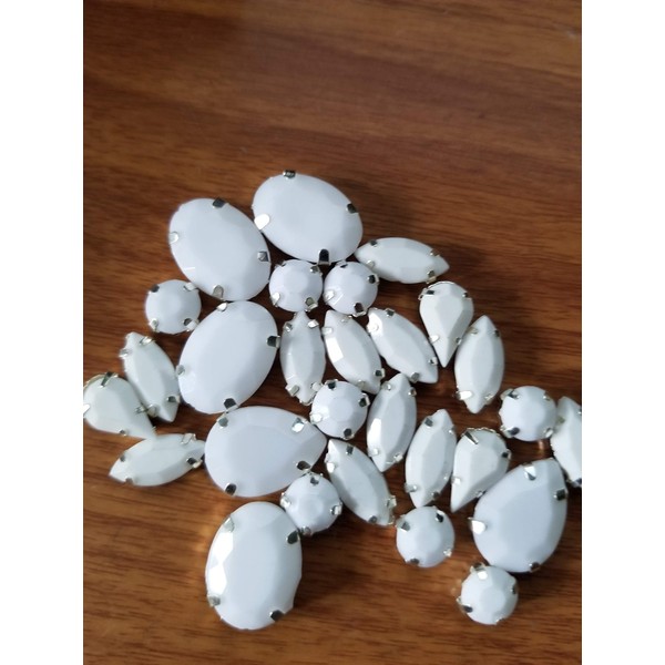 CraftbuddyUS 50pcs Assorted Size White Sew On Acrylic Silver Set