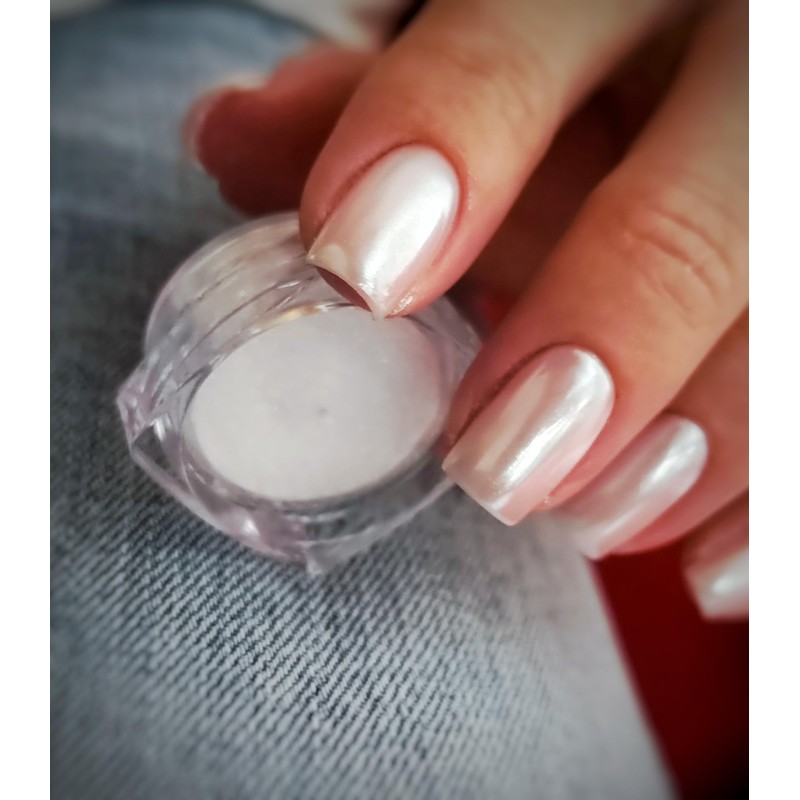 Hailey Bieber Glazed Doughnut Nails Chrome Powder White Powder White