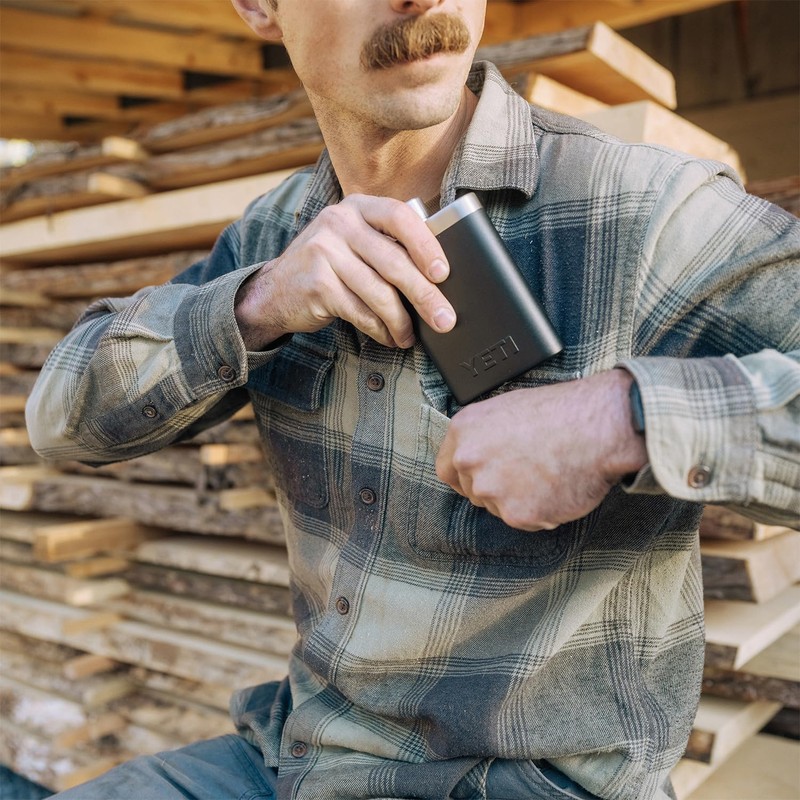 YETI 7 oz Flask and Funnel, Black