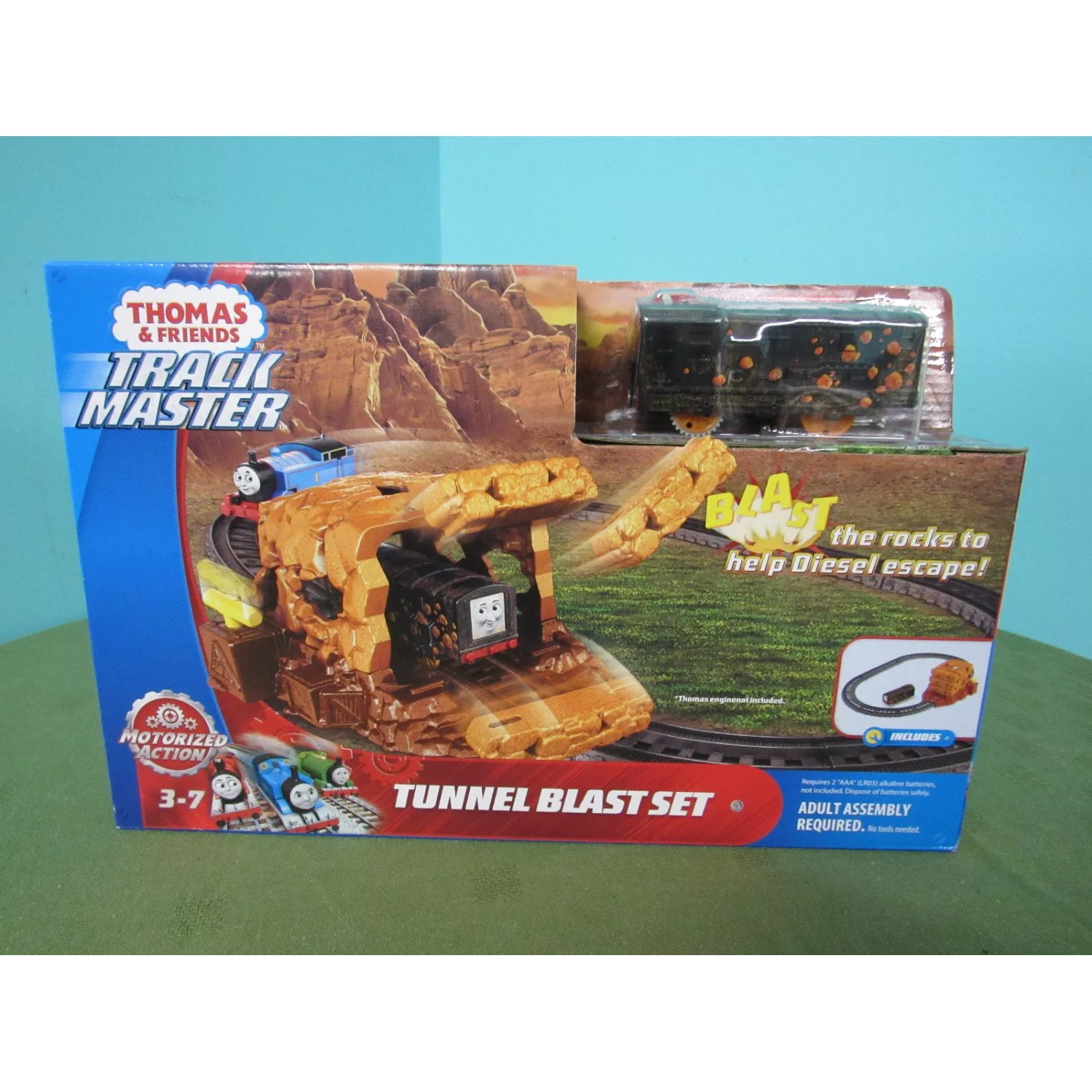 Fisher-Price Thomas & Friends TrackMaster Motorized Tunnel Blast Train ...
