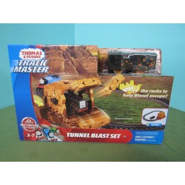 Fisher-Price Thomas & Friends TrackMaster Motorized Tunnel Blast Train Track Set