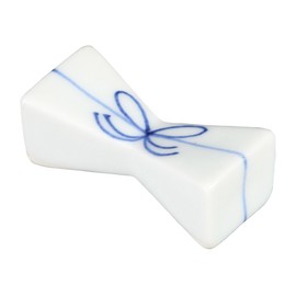 Hasami Ware 44769 Knot Chopsticks Rest, Blue