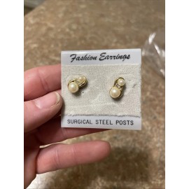 Vintage 1980s Cluster Faux Pearl Earrings Gold Tone Jewelry New