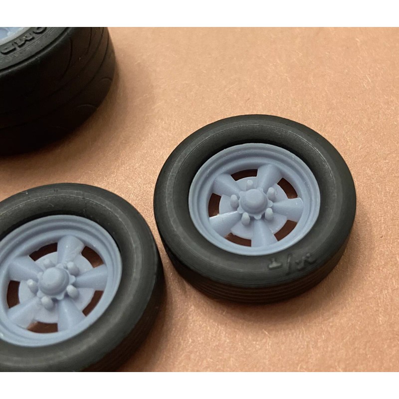 Unbranded 1/24 Scale:17/15-in