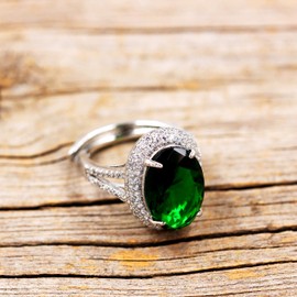 Uloveido Charms White Gold Plated Big Zircon Oval Ring, Simulated Emerald Rings, Crystal Split Shank Ring May Birthstone Jewelry for Women Y927-Green