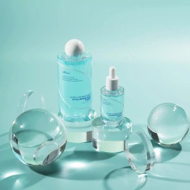 Isntree Toner De Acido Hialuronico Molecular Ultra Bajo 300 ml restaura la humedad y calma la piel