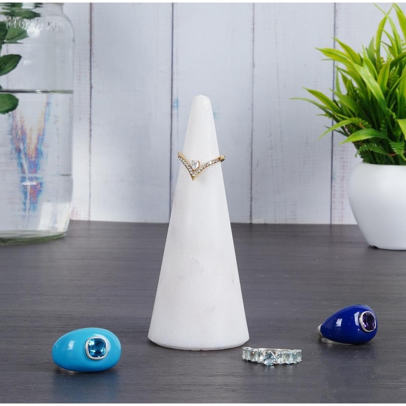 Repan R White Marble Ring Holder