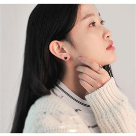 Chunky Black Enamel Heart Studs Earring for Women 925 Sterling Silver Small Cute Vintage Retro Love Heart Shaped Piercing Stud Earring Minimalist Hypoallergenic Cartilage Tragus Jewelry
