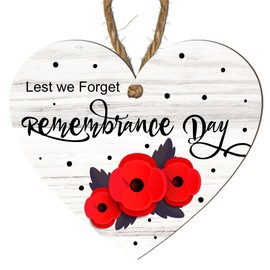 "Lest We Forget" Heart-Shaped Remembrance Day Plaque with Poppy Design - Perfect for Indoor Decor, Commemoration of Armed Forces - Size 10cm x 9cm