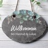 Herz & Heim® Schiefer-Schild mit Lederband, Personalisierbar, wetterfestes Türschild, Oval