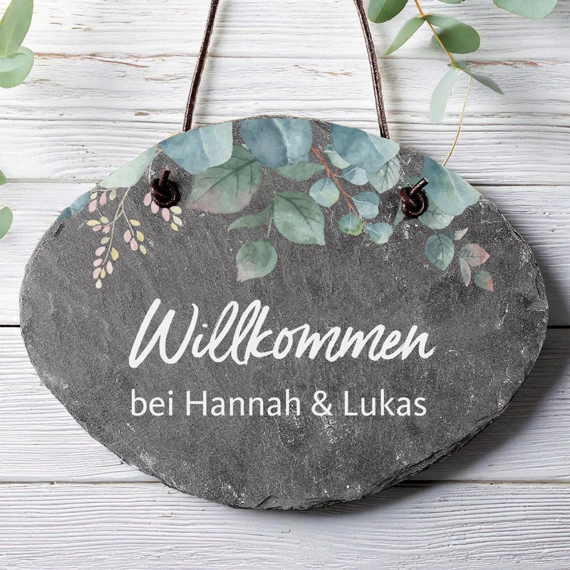 Herz & Heim® Schiefer-Schild mit Lederband, Personalisierbar, wetterfestes Türschild, Oval