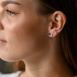 MATERIA by Matthias Wagner Women's Stud Earrings Round Flat 925 Silver with Zirconia 10 mm in Jewellery Case, Rhodium-plated, tarnish protection, Cubic Zirconia