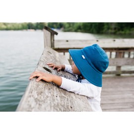 i play. by green sprouts baby boys Breathable Swim & Bucket Sun Hat, Navy, 9-18 Months US