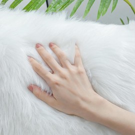 CINY Throw Pillow Cushion Plush Cushion Heart Shaped Fluffy Soft Decorative Pillow Washable Warm & Cosy Home Decoration Gift For Girls Valentine Day for Living Room Sofa 40 x 50 cm purple