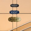 Señal de Designer Please Watch Your Step (huellas) (oro cepillado),